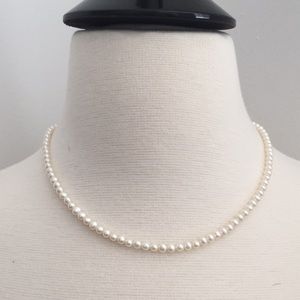 Genuine string of pearls beautiful necklace euc